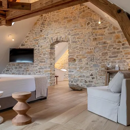 Couvent De La Salette & 3* Millau