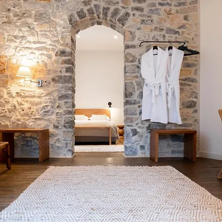 Hotel Couvent De La Salette & 3*