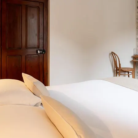 Couvent De La Salette & מלון