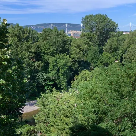 Couvent De La Salette & מלון 3*