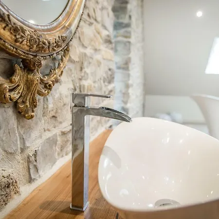 Couvent De La Salette & מילאו