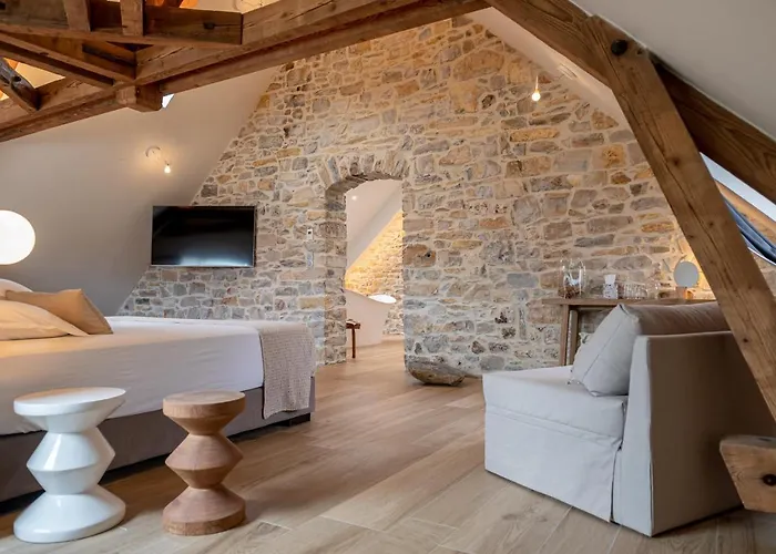 Couvent De La Salette & 3* Millau