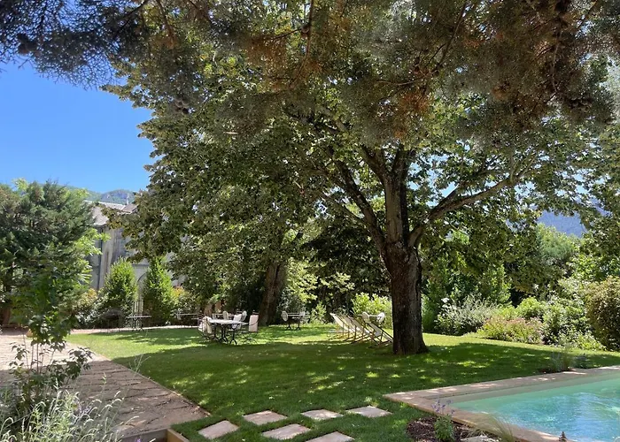 Couvent De La Salette & فندق