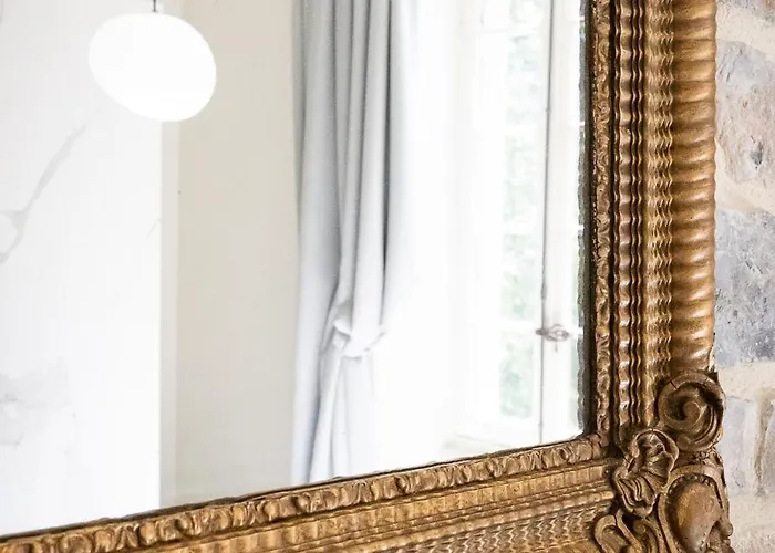 Couvent De La Salette & فندق مييو