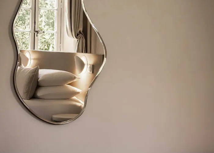 Couvent De La Salette & فندق مييو