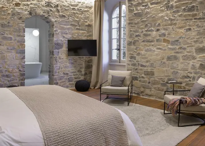 Couvent De La Salette & 3* Millau